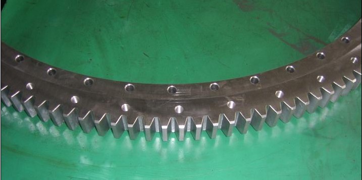 E.850.20.00.B Slewing Bearing with outer gear 838.1x672x56mm
