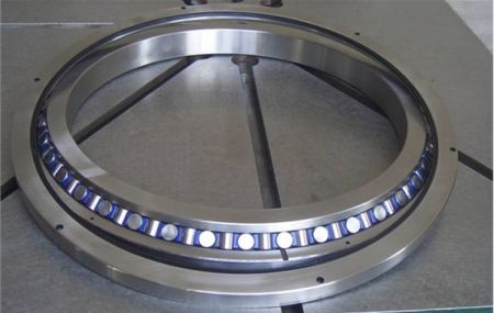 RE24025UUCC0P5 RE24025UUCC0P4 240*300*25mm crossed roller bearings customized harmonic drive reducer bearing