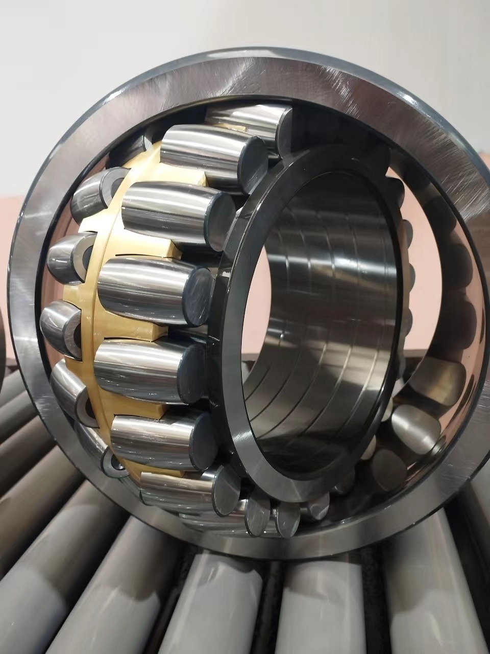Large size Spherical roller bearing 24152MB/W33 C2 size 260x440x180