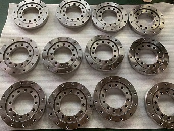 Factory P5/P4/P2 SX0118/500 crossed roller bearing swivel ring