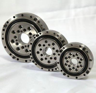 XU080149 Crossed roller bearing 101.6x196.85x23mm