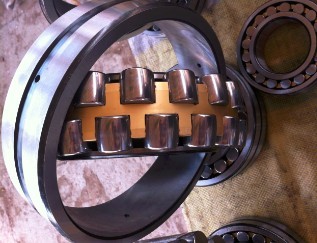 22207 spherical roller bearing 35x72x23mm