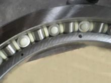 XR820060 Crossed roller thrust bearing